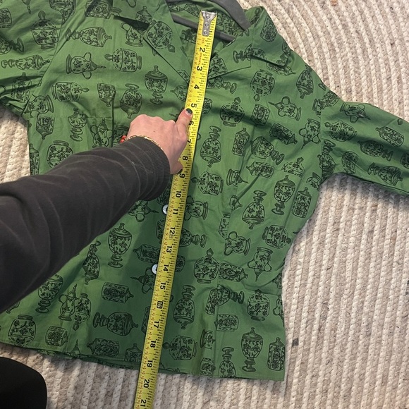 Vintage tailored button down shirt with floral / teacup / vase pattern size xs - Picture 7 of 8